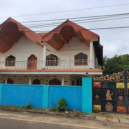 Hb Budget Rest Hotel Jaffna Buitenkant foto