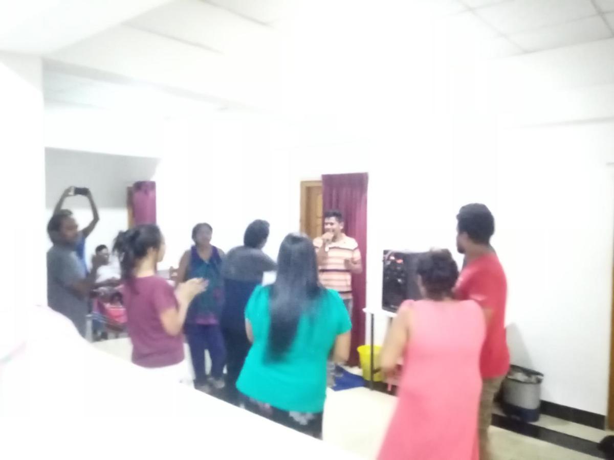 Hb Budget Rest Hotel Jaffna Buitenkant foto