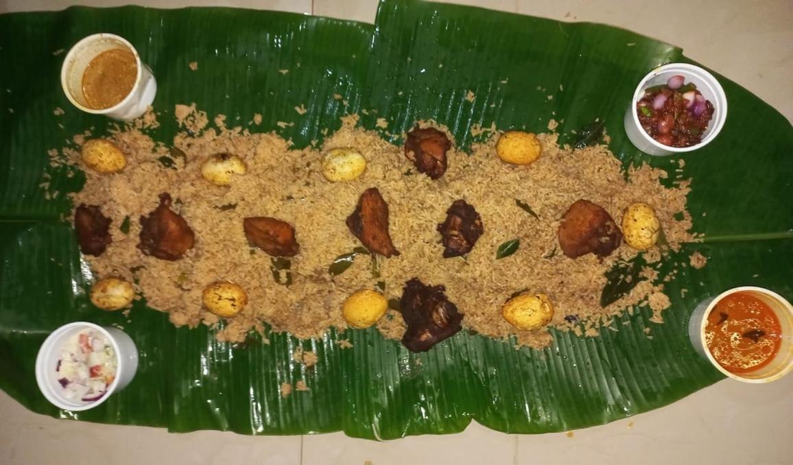 Hb Budget Rest Hotel Jaffna Buitenkant foto